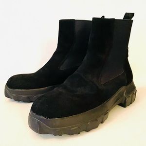 Tractor suede boots stretch